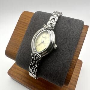 Most Quartz Women’s Silver Tone Bracelet Watch Cream Dial